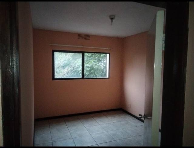 2 BEDROOM PROPERTY TO RENT IN PADFIELD PARK